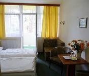 ✔️ Nostra Hotel Siófok akciós hotel szobája félpanziós ellátással közel a Balatonhoz