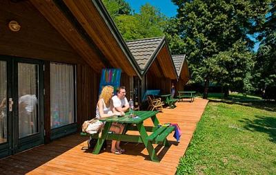 Kalmár Bungaló Tihanyban - Club Tihany bungalók konyhával a Balatonnál - ✔️ Club Tihany Bungalows**** - Akciós faházak Tihany a Balatonnál