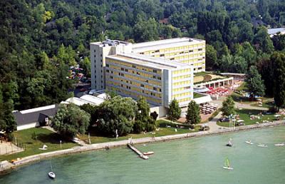 ✔️ Pünkösdi wellness akció félpanzióval a Balatonnál (min. 3 éj) 26.340 Ft / fő / éj á✔️ Hotel Club Tihany - 4 csillagos szálloda Balatonon Tihanyban - ✔️ Club Tihany**** Tihany - akciós tihanyi hotel közvetlenül a Balaton partján